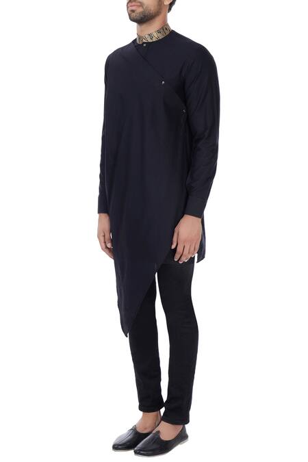 Buy_Vavci_Black Silk Blend Solid Asymmetric Kurta_Online_at_Aza_Fashions
