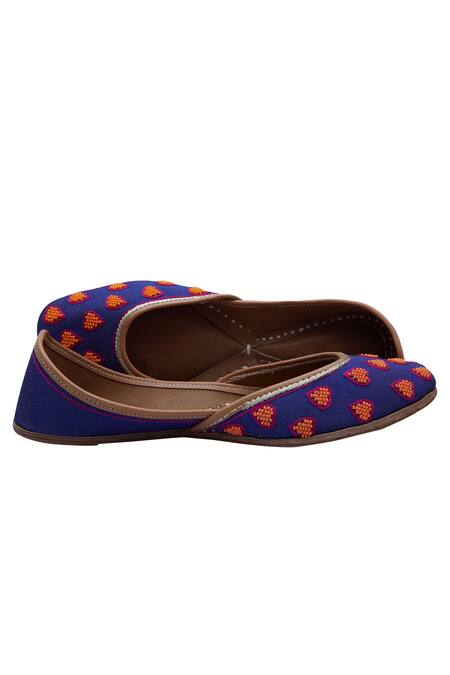 5elements_Blue Heart-motif-bead-embroidered-juttis_Online_at_Aza_Fashions
