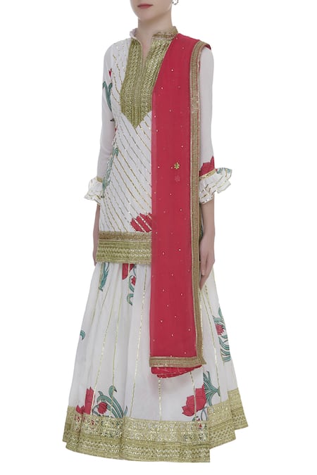 Kunwarani Ritu_White Chanderi Gota Patti Embroidered Mandarin Floral Printed Kurta Lehenga Set _Online_at_Aza_Fashions