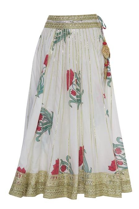 Shop_Kunwarani Ritu_White Chanderi Gota Patti Embroidered Mandarin Floral Printed Kurta Lehenga Set _Online_at_Aza_Fashions