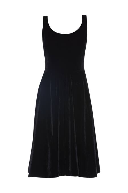 Neha Taneja_Black Back Bow Velvet Dress_Online_at_Aza_Fashions