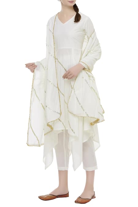 Samyukta Singhania White Cotton Embroidered Kurta 