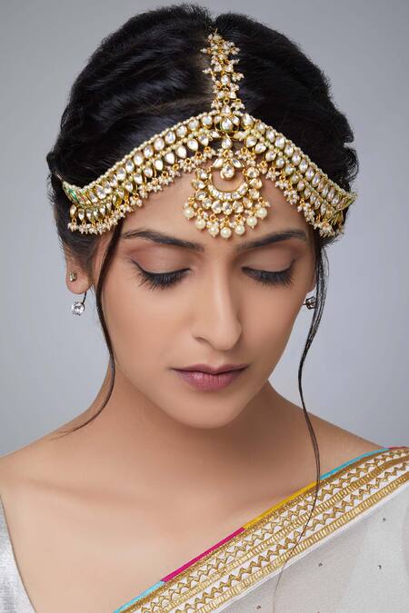Shop Chaotiq By Arti Gold Plated Stone Kundan Maathapatti at Aza Fashions Shop_Chaotiq By Arti_Gold Plated Stone Kundan Maathapatti_at_Aza_Fashions