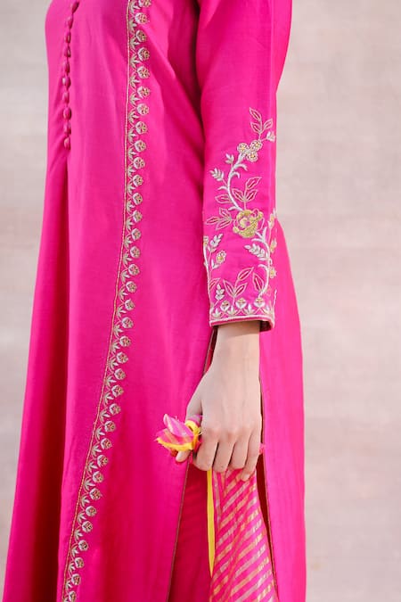Buy_Label Mansi Nagdev_Pink Chanderi Silk Sequins, Cut Work Noor Placement Embroidered Kurta Set _Online_at_Aza_Fashions