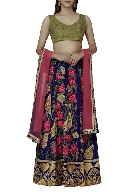 AHARIN INDIA Embroidered Bridal Lehenga Set 