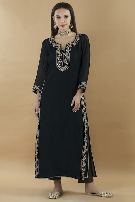 Nini Mishra Embroidered Pintuck Kurta 