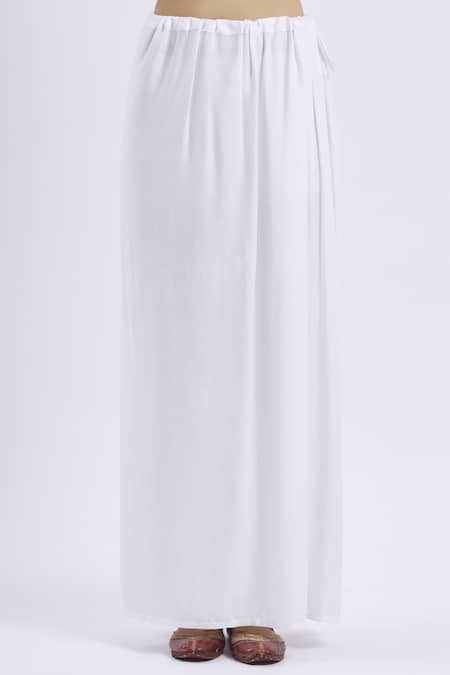 Ranian White Silk Organza U Neck Embellished Saree With Blouse at Aza Fashions Ranian_White Silk Organza U Neck Embellished Saree With Blouse _at_Aza_Fashions