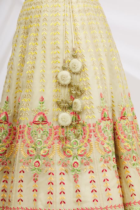Buy_Ariyana By Aza_Gold Bamboo, Organza, Net Sequins Square Neck Embellished Bridal Lehenga Set 