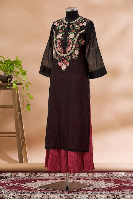 Prama By Pratima Pandey Black Kurta Round Embroidered With Inner