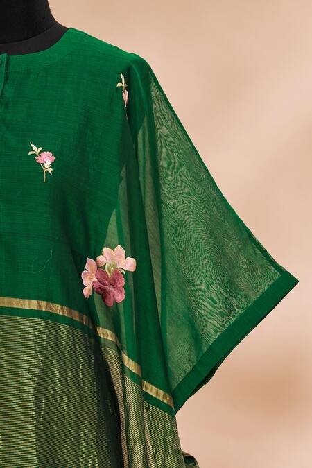 Prama By Pratima Pandey_Green Round Floral Embroidered Tunic _at_Aza_Fashions