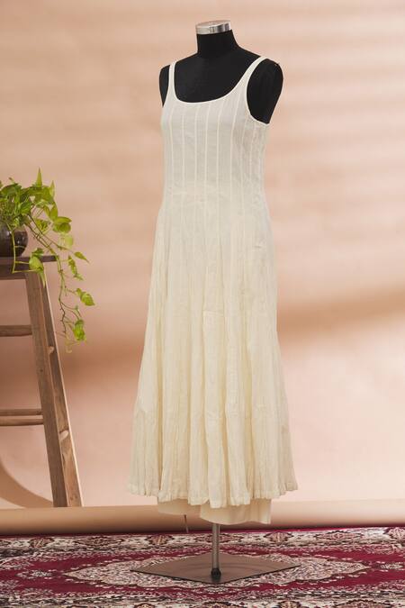 Buy Prama By Pratima Pandey White Kurta Round Embroidered And Palazzo Set Online at Aza Fashions Buy_Prama By Pratima Pandey_White Kurta Round Embroidered And Palazzo Set _Online_at_Aza_Fashions