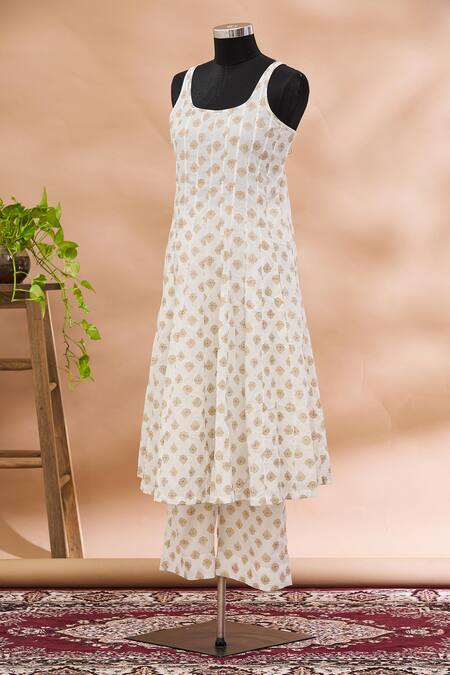 Prama By Pratima Pandey Pink Kurta Round Embroidered And Palazzo Set Online at Aza Fashions Prama By Pratima Pandey_Pink Kurta Round Embroidered And Palazzo Set _Online_at_Aza_Fashions