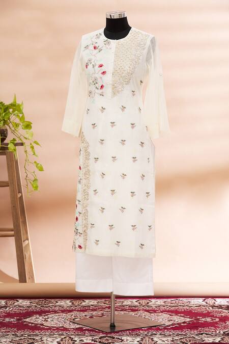 Prama By Pratima Pandey White Kurta Round Embroidered And Palazzo Set Online at Aza Fashions Prama By Pratima Pandey_White Kurta Round Embroidered And Palazzo Set _Online_at_Aza_Fashions