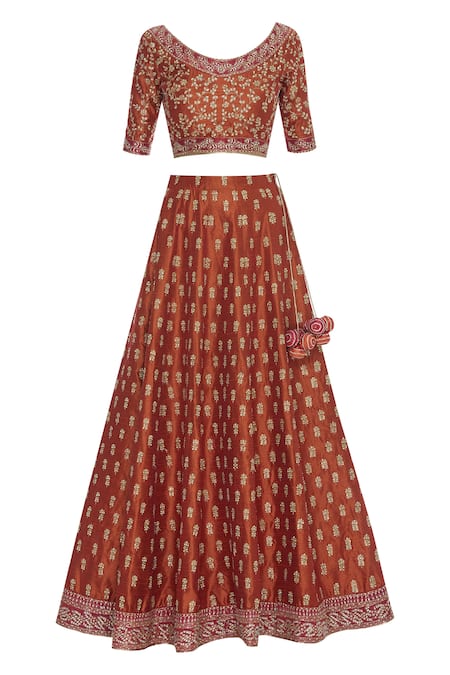 Buy_Vandana Sethi_Orange Round Embroidered Bridal Lehenga Set_Online_at_Aza_Fashions