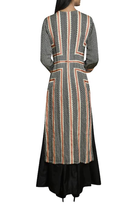 Swati Vijaivargie Linen Satin Kurta  