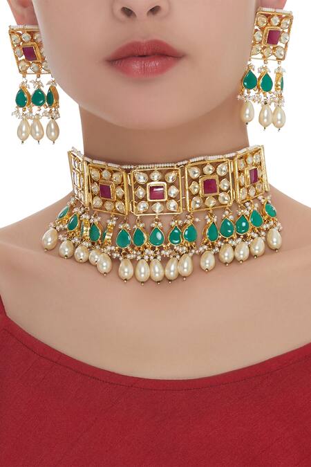 Shop BelsI'S White Kundan Choker Necklace With Earrings at Aza Fashions Shop_BelsI'S_White Kundan Choker Necklace With Earrings_at_Aza_Fashions