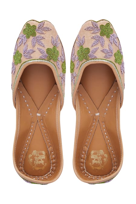 Vareli Bafna Floral Zardozi Embroidered Juttis 