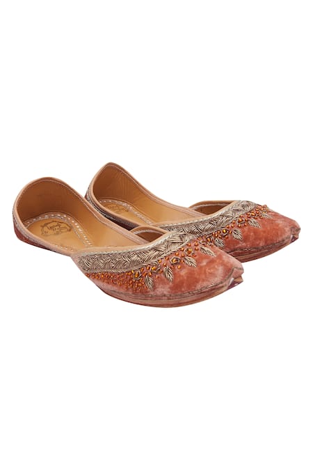 Vareli Bafna Zardozi & Pearl Embroidered Velvet Juttis 