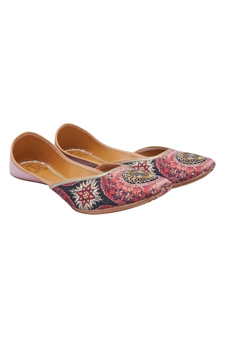 Vareli Bafna Printed Traditional Motif Cutdana Embroidered Juttis 