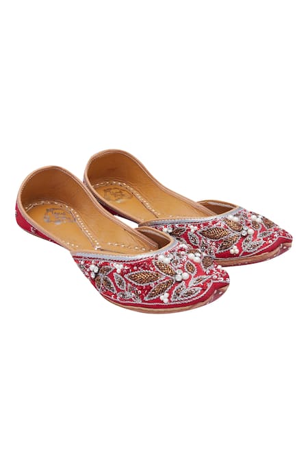 Vareli Bafna Floral Motif Cutdana & Pearl Embroidered Juttis 