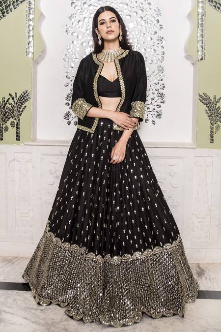 Deepika Padukone's reception lehenga popular in NRI Bridals – fashionfist