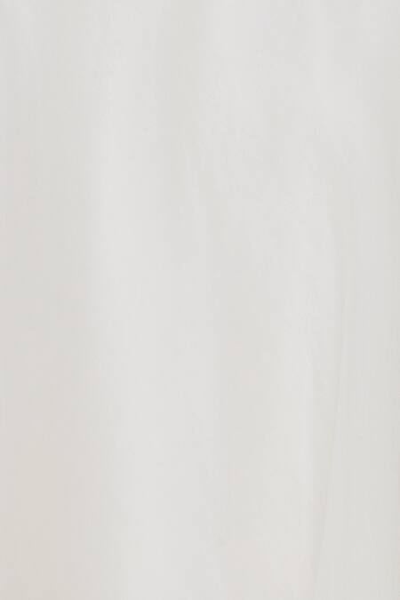 COUTURE BY NIHARIKA White Organza Floral Round Neck Feather Detail Cape Blouse With Lehenga Skirt at Aza Fashions COUTURE BY NIHARIKA_White Organza Floral Round Neck Feather Detail Cape Blouse With Lehenga Skirt _at_Aza_Fashions