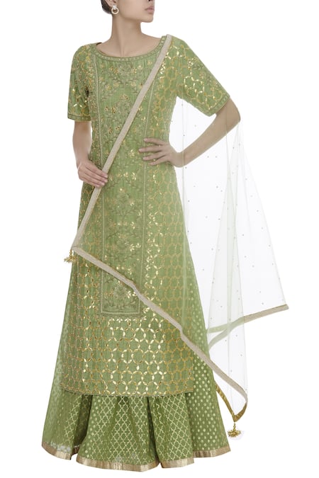 Kritika Dawar Embroidered Kurta Lehenga set 