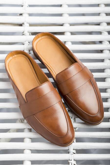 Buy_dmodot_Brown Plain Slip-on Style Flat Shoes _Online_at_Aza_Fashions