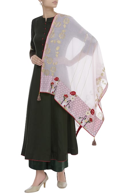 Desert Shine by Sulochana Jangir Embroidered Kurta Set  