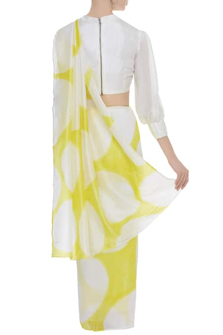 Shop Vedika M White Silk Circle Printed Saree at Aza Fashions Shop_Vedika M_White Silk Circle Printed Saree _at_Aza_Fashions