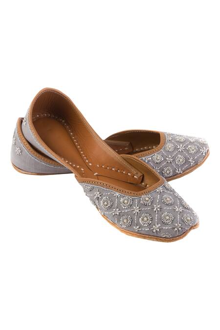 Shilpsutra floral-embellished-juttis 