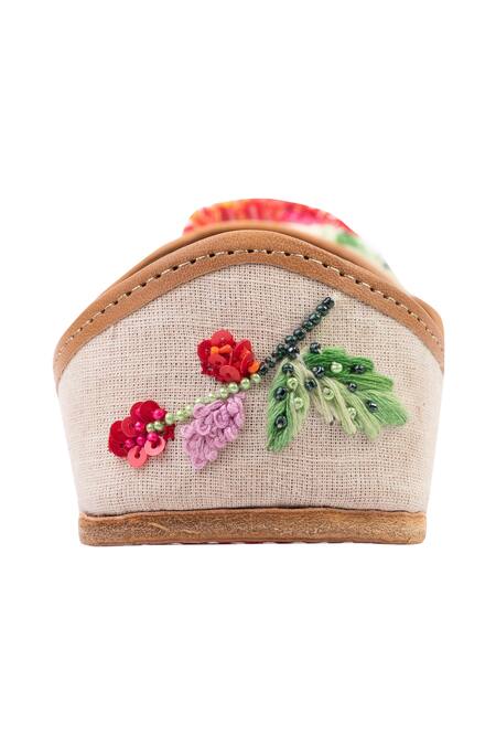 Shilpsutra_Cream Floral-embroidered-juttis _Online_at_Aza_Fashions