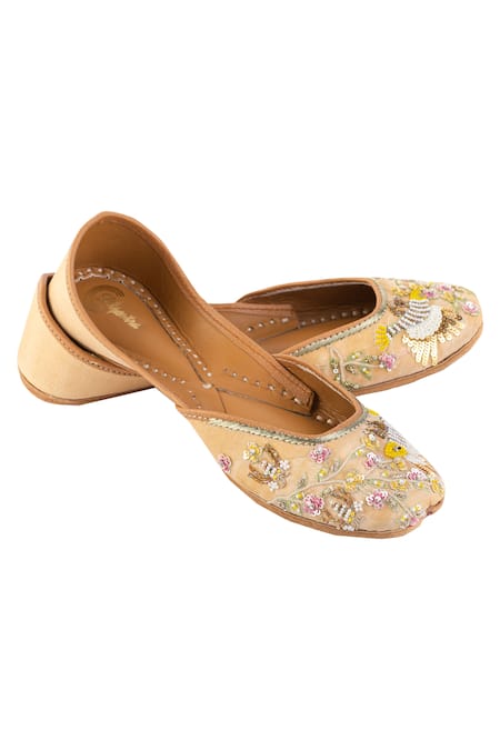 Shilpsutra hand-embellished-juttis 