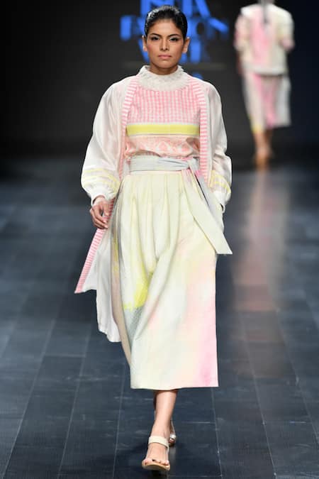 Arcvsh By Pallavi Singh Ribbed Cuff Sleeves Jacket  