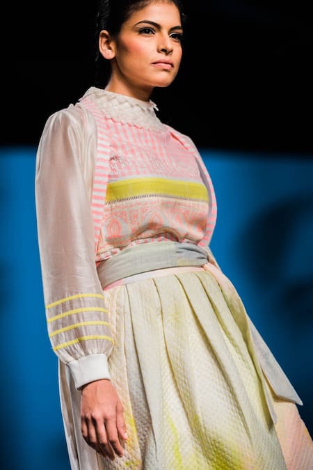 Arcvsh By Pallavi Singh Ribbed Cuff Sleeves Jacket  