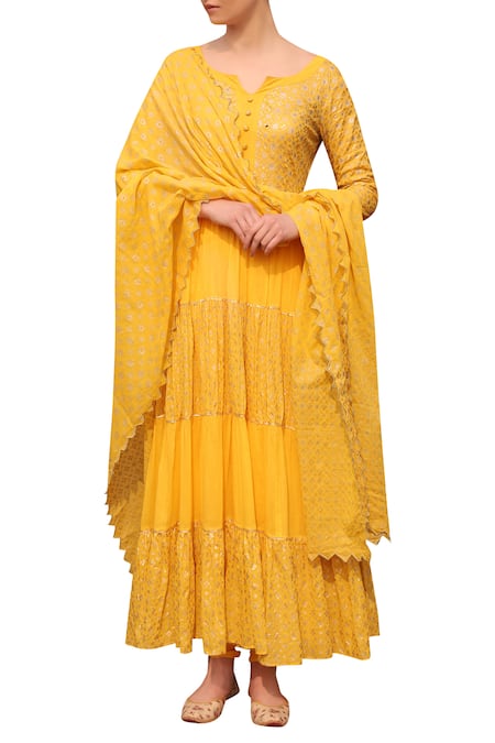 Seema Nanda Yellow Cotton Mul Printed Sequin Leaf Neck Floral Anarkali Set By Seema Nanda 