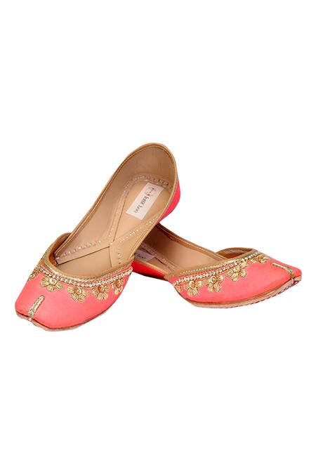 Jutti Choo Coral Zardozi-embroidered-juttis Online at Aza Fashions Jutti Choo_Coral Zardozi-embroidered-juttis_Online_at_Aza_Fashions