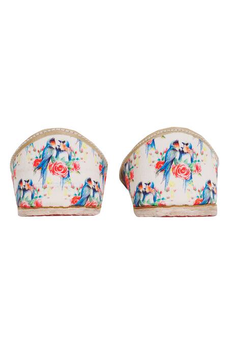 Shop_Jutti Choo_Off White Floral-print-juttis_at_Aza_Fashions