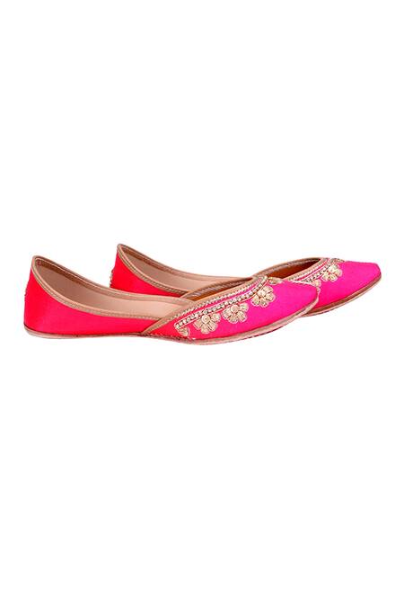 Jutti Choo_Pink Floral-embroidered-juttis_at_Aza_Fashions