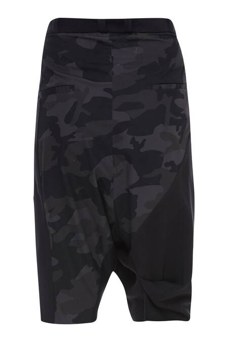 Kapda By Urvashi Kaur_Black Pleated Bermuda Shorts_Online_at_Aza_Fashions