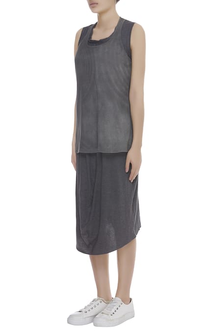Buy_Kapda By Urvashi Kaur_Grey Round Textured Jersey T-shirt_Online_at_Aza_Fashions