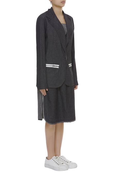 Kapda By Urvashi Kaur Black Blazer Jacket With Lining Detail Online at Aza Fashions Kapda By Urvashi Kaur_Black Blazer Jacket With Lining Detail_Online_at_Aza_Fashions