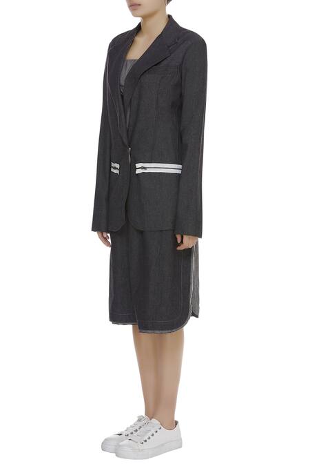 Buy Kapda By Urvashi Kaur Black Blazer Jacket With Lining Detail Online at Aza Fashions Buy_Kapda By Urvashi Kaur_Black Blazer Jacket With Lining Detail_Online_at_Aza_Fashions