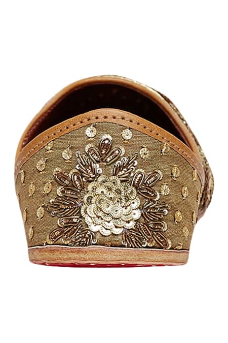 Buy House Of Vian Gold Cut Work, Sequins Embroidered Juttis Online at Aza Fashions Buy_House Of Vian_Gold Cut Work, Sequins Embroidered Juttis _Online_at_Aza_Fashions