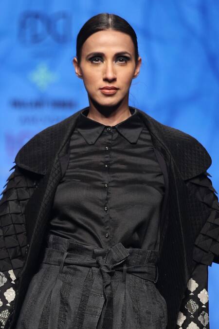 Arcvsh By Pallavi Singh Black Shirt With Jacket And Pant Online at Aza Fashions Arcvsh By Pallavi Singh_Black Shirt With Jacket And Pant _Online_at_Aza_Fashions