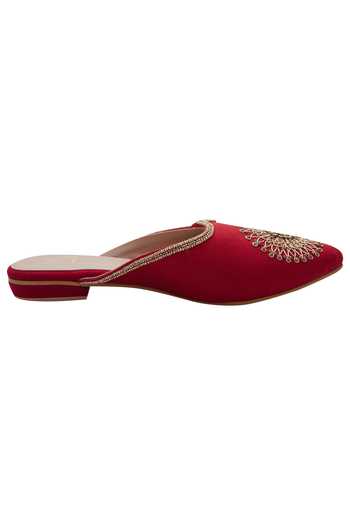 Buy_Nidhi Bhandari_Red Bead Embroidered Velvet Mojris _Online_at_Aza_Fashions