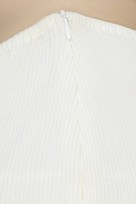 Shop_Arpan Vohra_Off White Georgette V Neck Pre-draped Lehenga Saree With Blouse _Online_at_Aza_Fashions