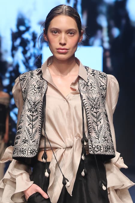 Jayanti Reddy Black Embroidered Waist Coat Pant Set Online at Aza Fashions Jayanti Reddy_Black Embroidered Waist Coat Pant Set _Online_at_Aza_Fashions