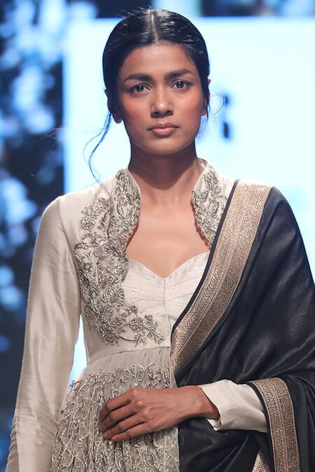 Jayanti Reddy Black Banarasi Border Saree With Blouse Online at Aza Fashions Jayanti Reddy_Black Banarasi Border Saree With Blouse_Online_at_Aza_Fashions