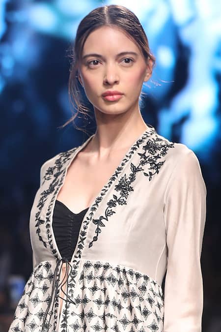 Jayanti Reddy Beige Embroidered Kurta And Skirt Set Online at Aza Fashions Jayanti Reddy_Beige Embroidered Kurta And Skirt Set _Online_at_Aza_Fashions